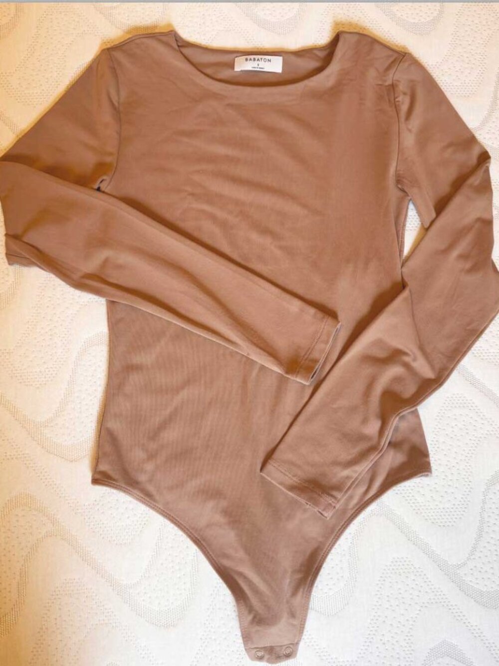 Babaton Aritzia contour crew longsleeve bodysuit mocha size S